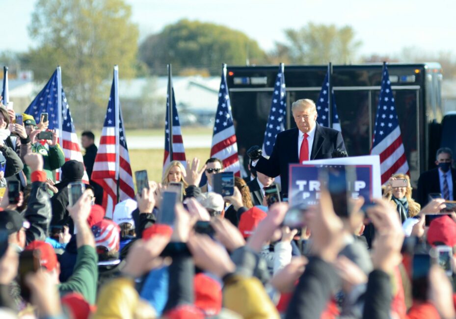 President Trump and Ret. Sheriff Clarke dominate Wisconsin primary polling