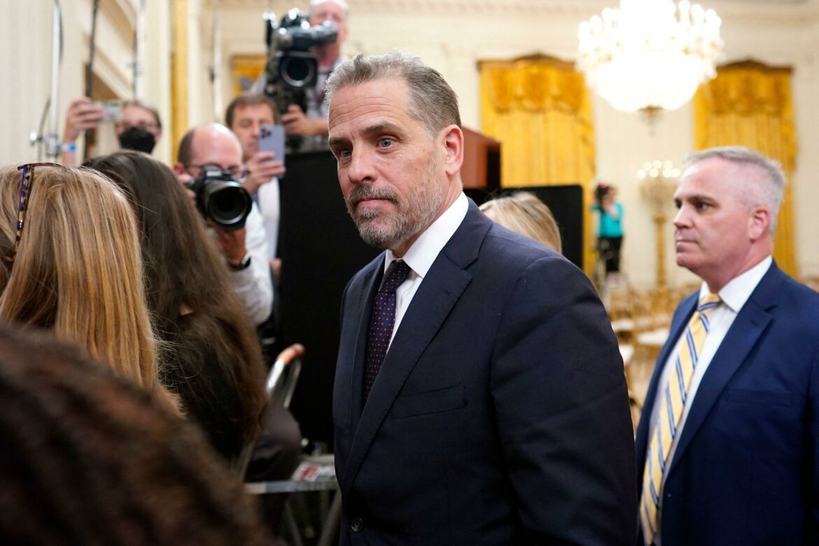 2JG55A0 Washington, US, July 7, 2022. Hunter Biden, son of U.S. President Joe Biden, leaves after the award ceremony of the Presidential Medals of Freedom to seventeen recipients in the East Room at the White House in Washington on July 7, 2022. Photo by Yuri Gripas/ABACAPRESS.COM