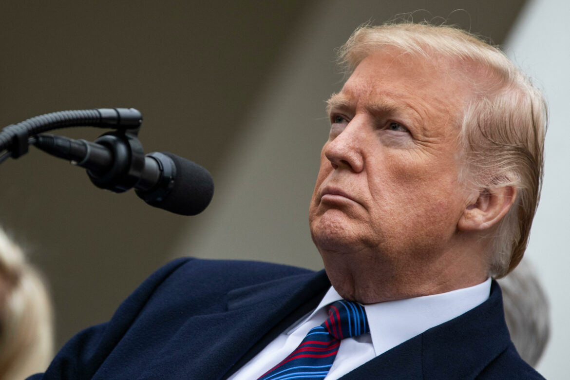 RKJG4K US President Donald Trump speaks to reporters in the Rose Garden of the White House on January 4, 2019.