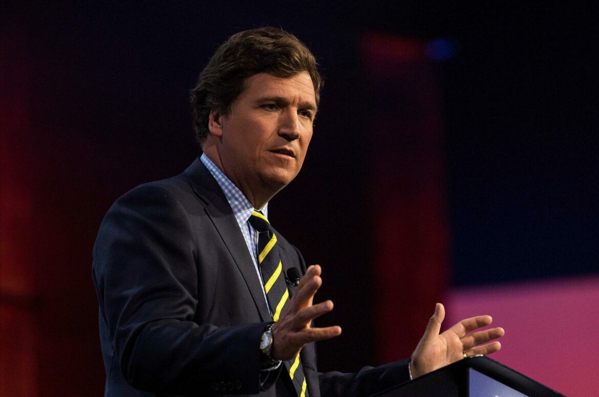2JH7113 Des Moines, Iowa, USA. 15th July, 2022. FOX TV's TUCKER CARLSON addresses the 2022 Family Leadership Summit at the Community Choice Credit Union Convention Center. The annual summit brings to the Midwest prominent, national leaders from a variety of fields to encourage Christians to engage in Christ-centered cultural transformation.(Credit Image: © Brian Cahn/ZUMA Press Wire)