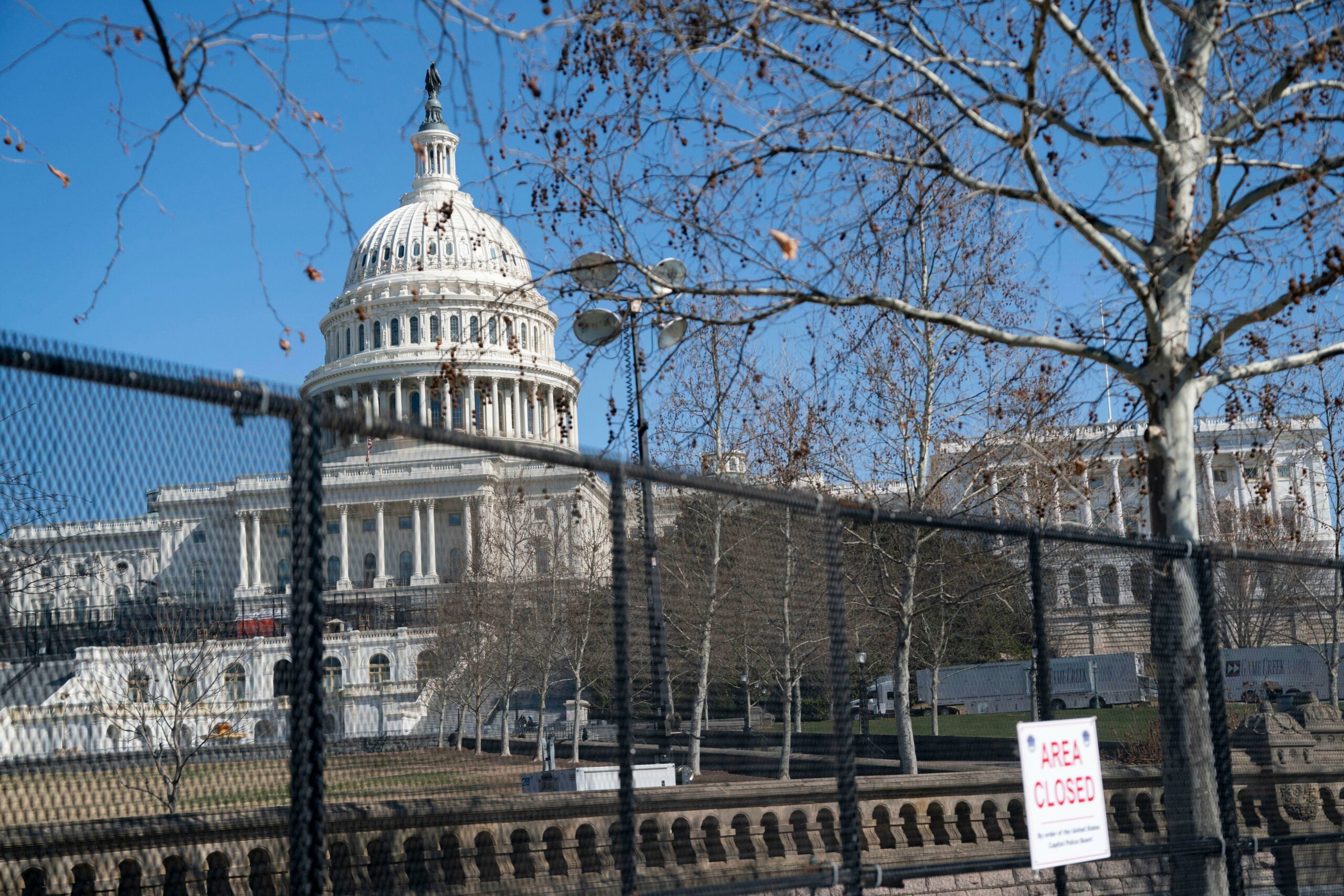 Congressional conservatives blast 1,547page shortterm spending bill