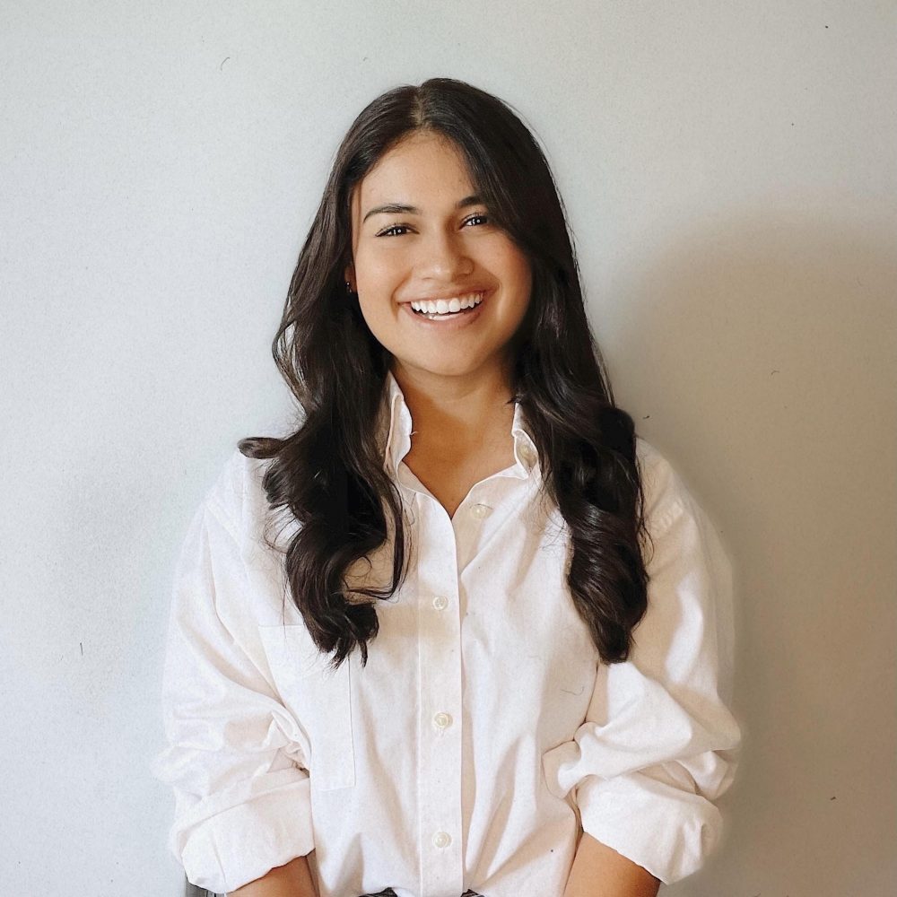 LAURA RAMIREZ - WRITER